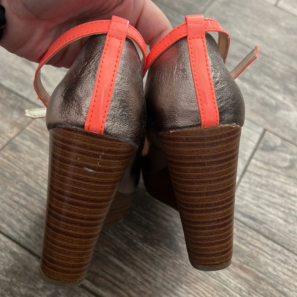 R2 Metallic Pewter Wedge Sandals with Coral Straps